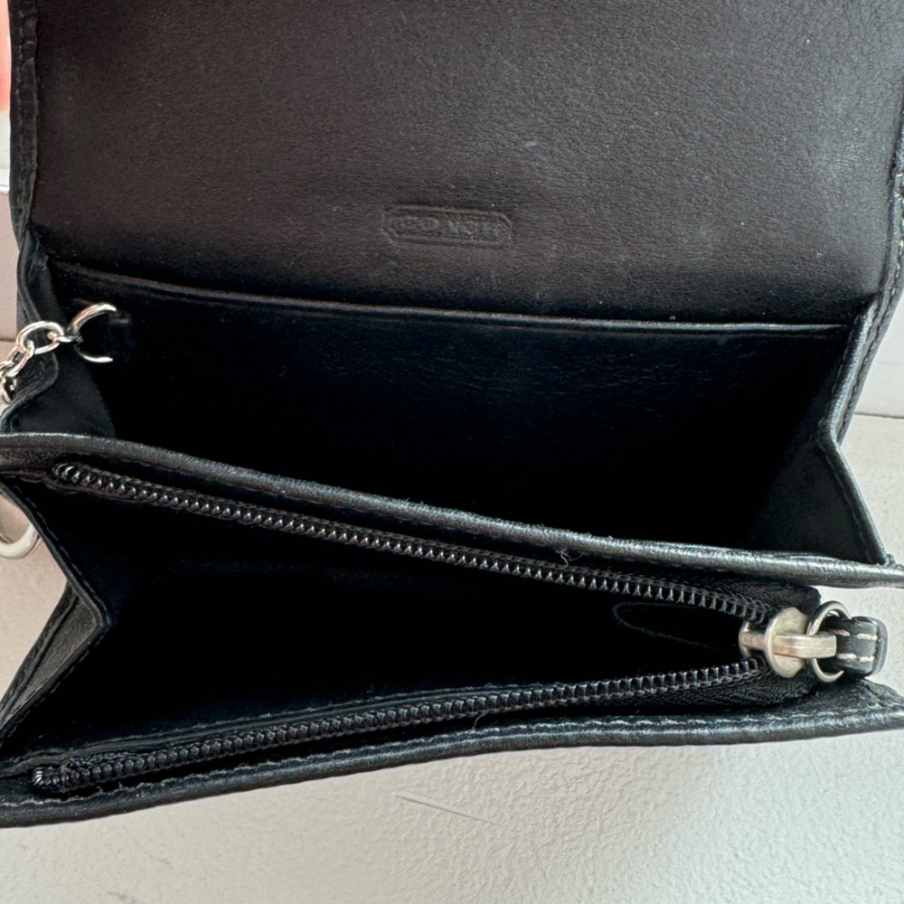 Signature Coach Design Wallet with Keychain - Picture 6 of 6